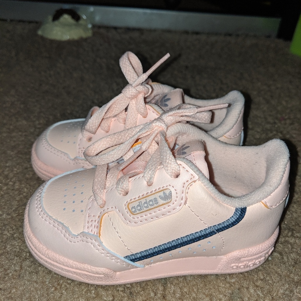 Adidas continental 80